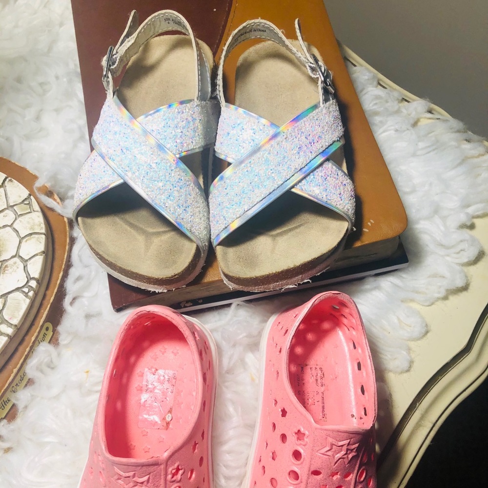 Sandals - Picture 2 of 3
